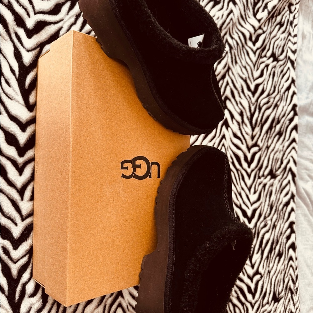UGG Black new heights cozy clog